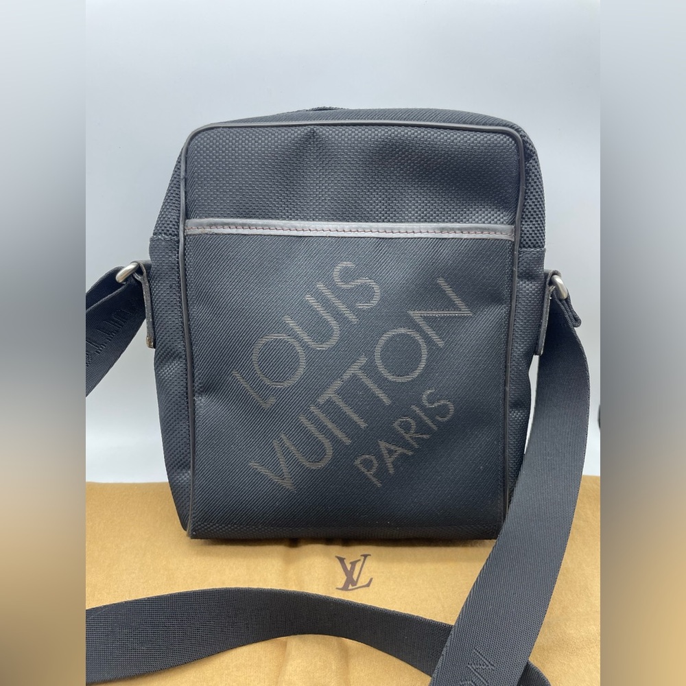 Louis Vuitton Black Messenger Bag - Picture 2 of 14